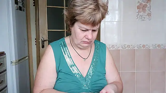 Snapshot of Ettie_Tonia chatting on 01.30.25 Ettie Tonia online show from 01.30.25