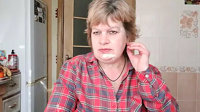 Snapshot of Ettie_Tonia chatting on 02.26.25 Ettie Tonia online show from 02.26.25