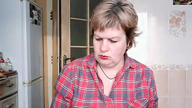 Snapshot of Ettie_Tonia chatting on 03.01.25 Ettie Tonia online show from 03.01.25