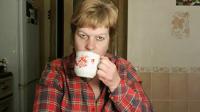 Snapshot of Ettie_Tonia chatting on 03.04.25 Ettie Tonia online show from 03.04.25