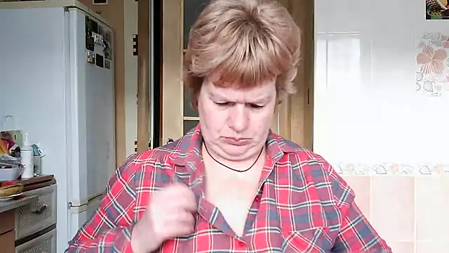 Snapshot of Ettie_Tonia chatting on 03.10.25 Ettie Tonia online show from 03.10.25