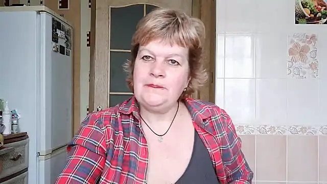 Snapshot of Ettie_Tonia chatting on 03.15.25 Ettie Tonia online show from 03.15.25