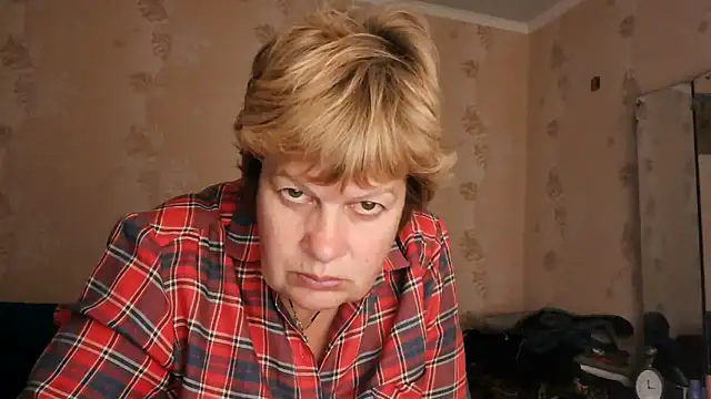 Snapshot of Ettie_Tonia chatting on 11.10.25 Ettie Tonia online show from 11.10.25