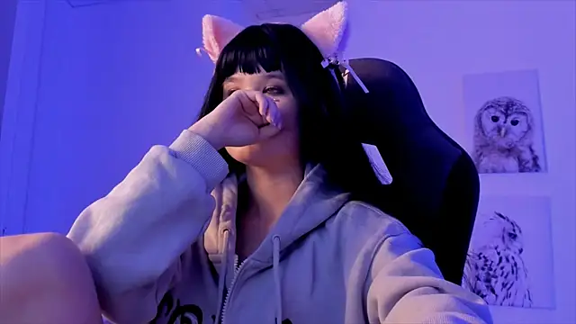 Elainebeness online show from 12.15.24