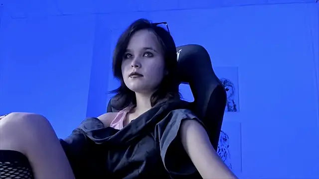 Elainebeness online show from 12.25.24