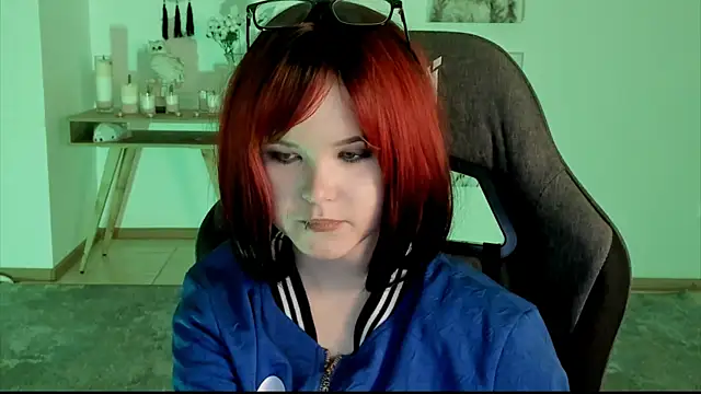 Elainebeness online show from 01.12.25