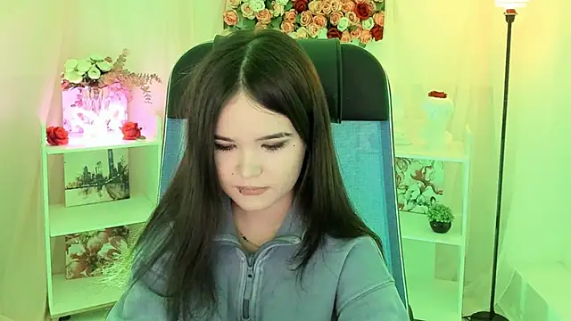 Elainebeness online show from 11.15.25