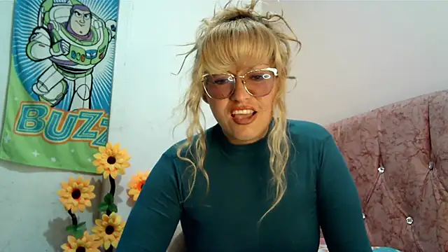 Snapshot of taylor198115 chatting on 12.25.24 taylor198115 online show from 12.25.24