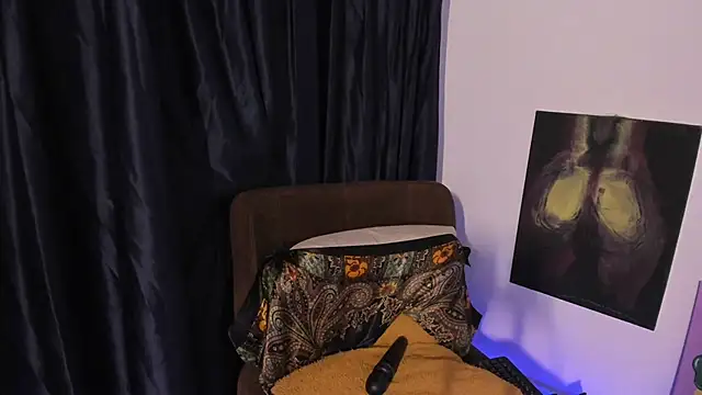 Snapshot of badsombra chatting on 10.06.25 badsombra online show from 10.06.25