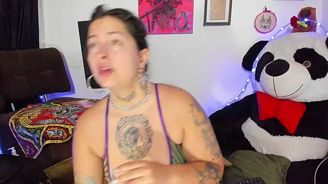 Snapshot of badsombra chatting on 10.27.25 badsombra online show from 10.27.25