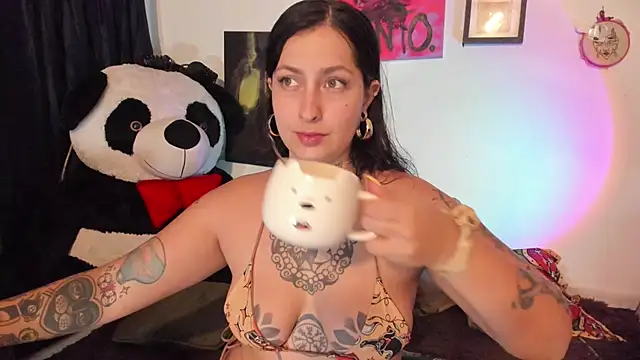 Snapshot of badsombra chatting on 11.18.25 badsombra online show from 11.18.25