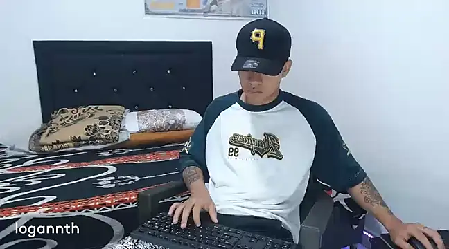 Snapshot of logannth chatting on 02.07.25 logannth online show from 02.07.25