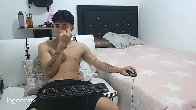 Snapshot of logannth chatting on 03.18.25 logannth online show from 03.18.25