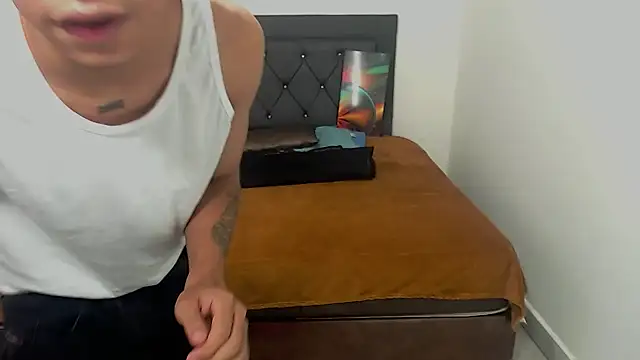 Snapshot of logannth chatting on 10.23.25 logannth online show from 10.23.25