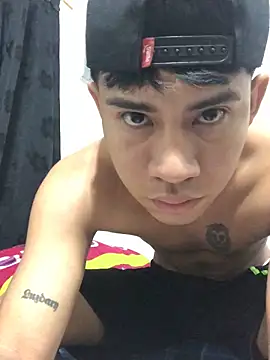 Snapshot of logannth chatting on 10.25.25 logannth online show from 10.25.25