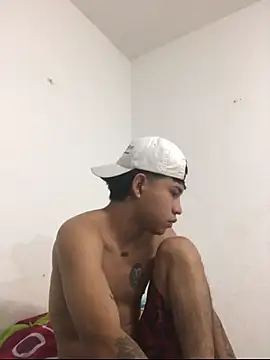 Snapshot of logannth chatting on 11.06.25 logannth online show from 11.06.25