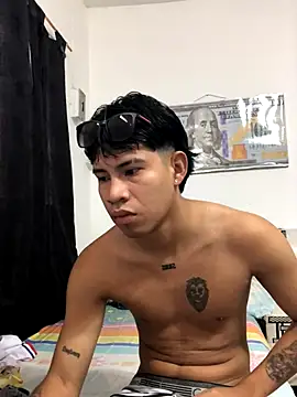 Snapshot of logannth chatting on 11.13.25 logannth online show from 11.13.25