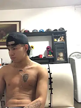 Snapshot of logannth chatting on 12.22.25 logannth online show from 12.22.25