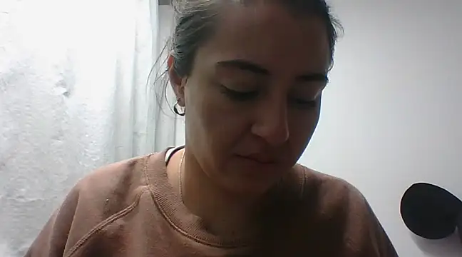 Snapshot of _karlie_kloss_ chatting on 12.04.24 karlie kloss online show from 12.04.24