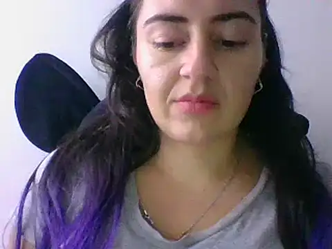 Snapshot of _karlie_kloss_ chatting on 01.21.25 karlie kloss online show from 01.21.25