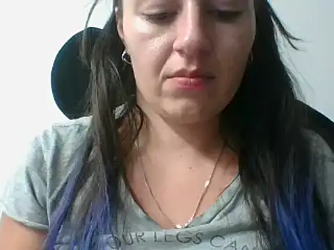 Snapshot of _karlie_kloss_ chatting on 02.01.25 karlie kloss online show from 02.01.25