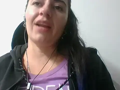 Snapshot of _karlie_kloss_ chatting on 02.08.25 karlie kloss online show from 02.08.25