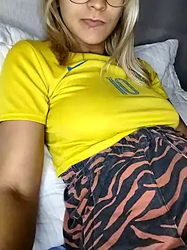 fofinhaa12 online show from 02.13.25