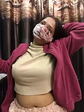 Snapshot of bigtitsqueen chatting on 12.17.24 bigtitsqueen online show from 12.17.24