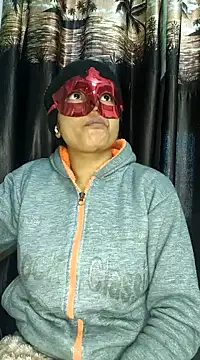 Snapshot of bigtitsqueen chatting on 01.08.25 bigtitsqueen online show from 01.08.25