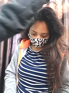 Snapshot of bigtitsqueen chatting on 01.13.25 bigtitsqueen online show from 01.13.25