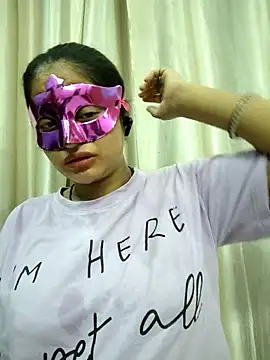 Snapshot of bigtitsqueen chatting on 09.29.25 bigtitsqueen online show from 09.29.25