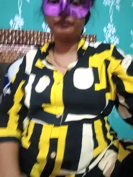 Snapshot of bigtitsqueen chatting on 10.11.25 bigtitsqueen online show from 10.11.25