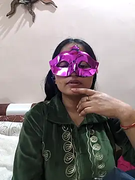 Snapshot of bigtitsqueen chatting on 12.15.25 bigtitsqueen online show from 12.15.25