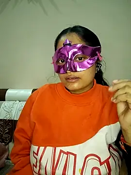 Snapshot of bigtitsqueen chatting on 12.22.25 bigtitsqueen online show from 12.22.25