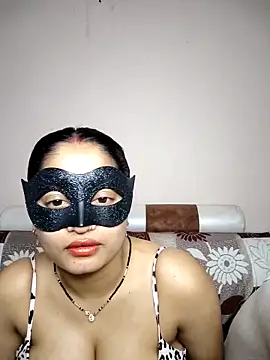Snapshot of bigtitsqueen chatting on 04.04.26 bigtitsqueen online show from 04.04.26