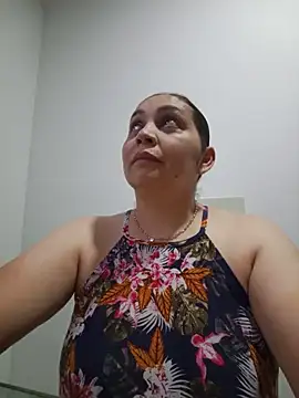 Snapshot of MirandaSoto chatting on 06.19.26 MirandaSoto online show from 06.19.26