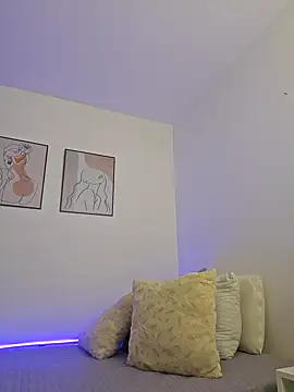 VictoriaEvaans  online show from 01.04.25