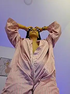 VictoriaEvaans  online show from 01.11.25