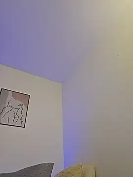 VictoriaEvaans  online show from 01.28.25