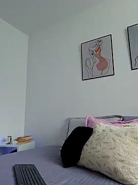 VictoriaEvaans  online show from 09.28.25