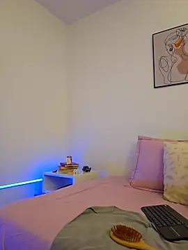 VictoriaEvaans  online show from 11.20.25