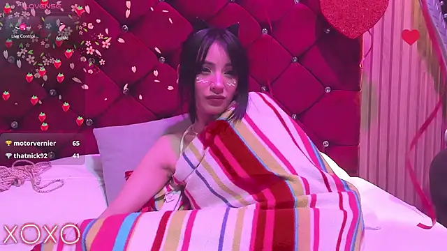 Snapshot of lauren_evans96 chatting on 02.14.25 lauren evans96 online show from 02.14.25