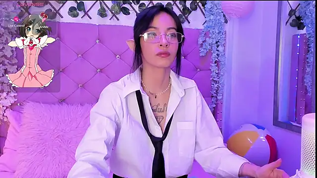 Snapshot of lauren_evans96 chatting on 09.27.25 lauren evans96 online show from 09.27.25