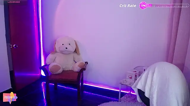 Snapshot of sweet_velvett chatting on 04.28.26 sweet velvett online show from 04.28.26