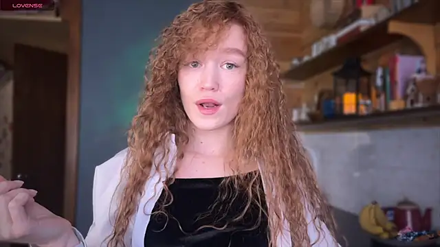 Snapshot of such_juicee chatting on 12.19.24 such juicee online show from 12.19.24