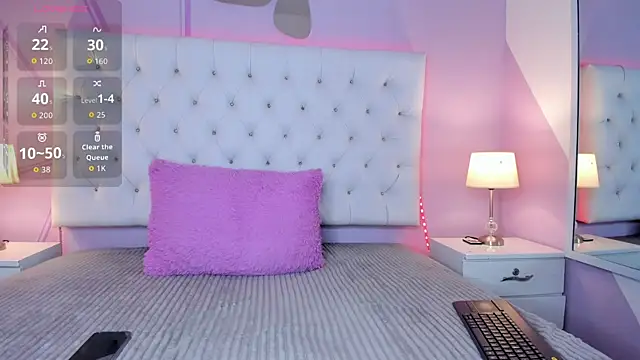 Snapshot of Nicol_Betancur chatting on 11.30.25 Nicol Betancur online show from 11.30.25