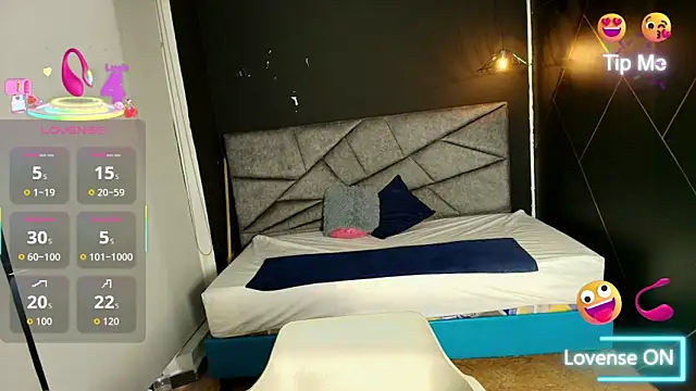 Snapshot of NatashaMason_ chatting on 10.03.25 NatashaMason online show from 10.03.25