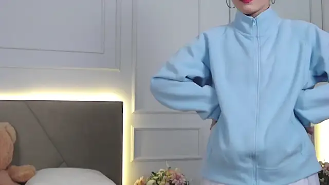 LeilaLow online show from 12.21.24