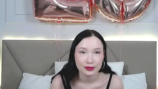 LeilaLow online show from 02.18.25