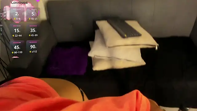 Snapshot of karina_gomez_18 chatting on 09.26.25 karina gomez 18 online show from 09.26.25